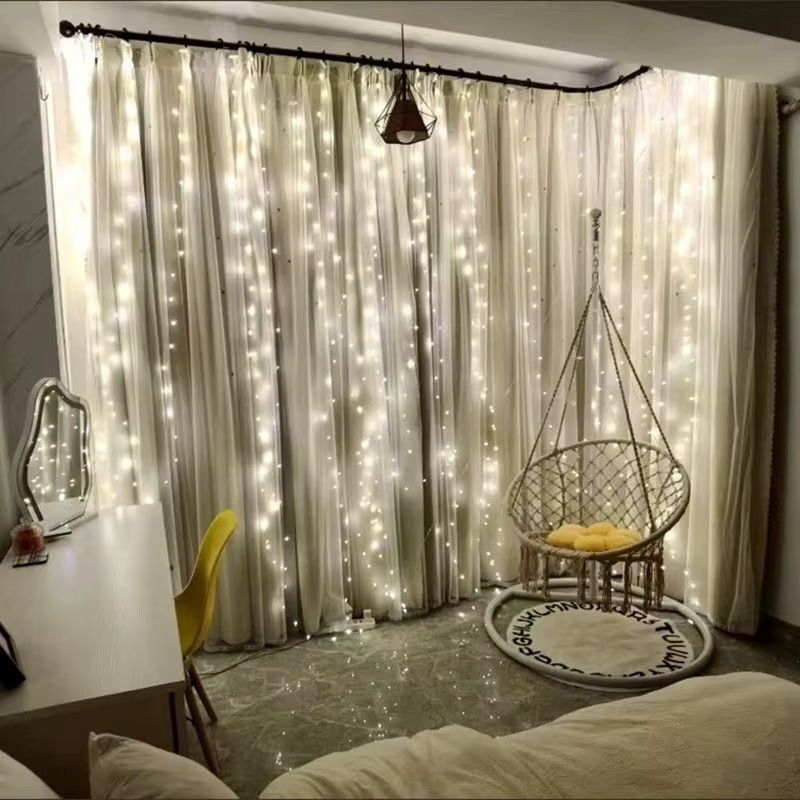 „Perdea de Lumină LED 3x3m – 300 LED-uri, 8 Moduri de Iluminare - diverse culori