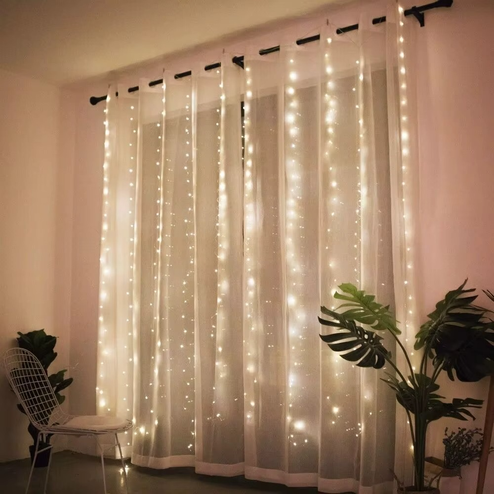 „Perdea de Lumină LED 3x3m – 300 LED-uri, 8 Moduri de Iluminare - diverse culori