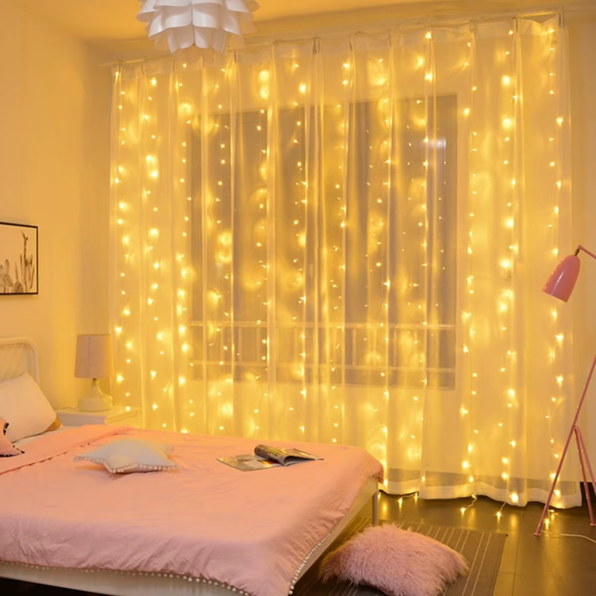 „Perdea de Lumină LED 3x3m – 300 LED-uri, 8 Moduri de Iluminare - diverse culori